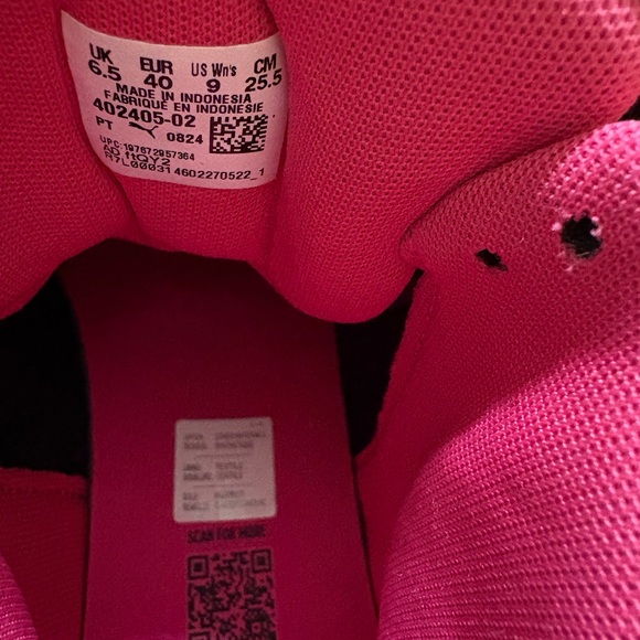 Hot pink and Black high top Puma tennis shoes SZ 9 - Picture 3 of 4